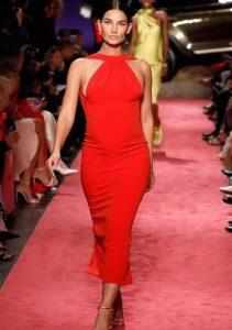 Lily Aldridge catwalk at NYFW while pregnant 5 months.