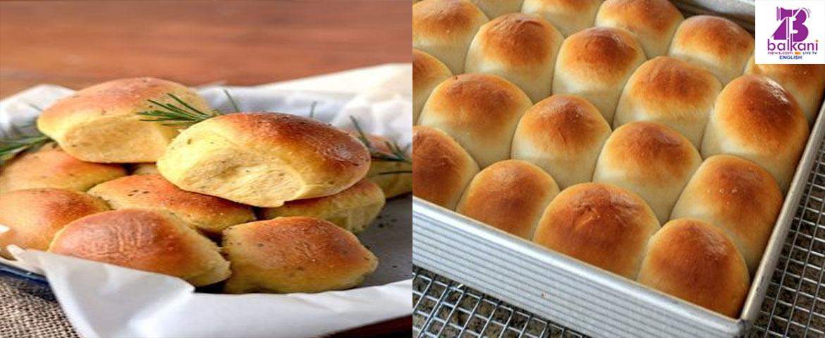 Appetizing Herb and Bacon Yeast Rolls