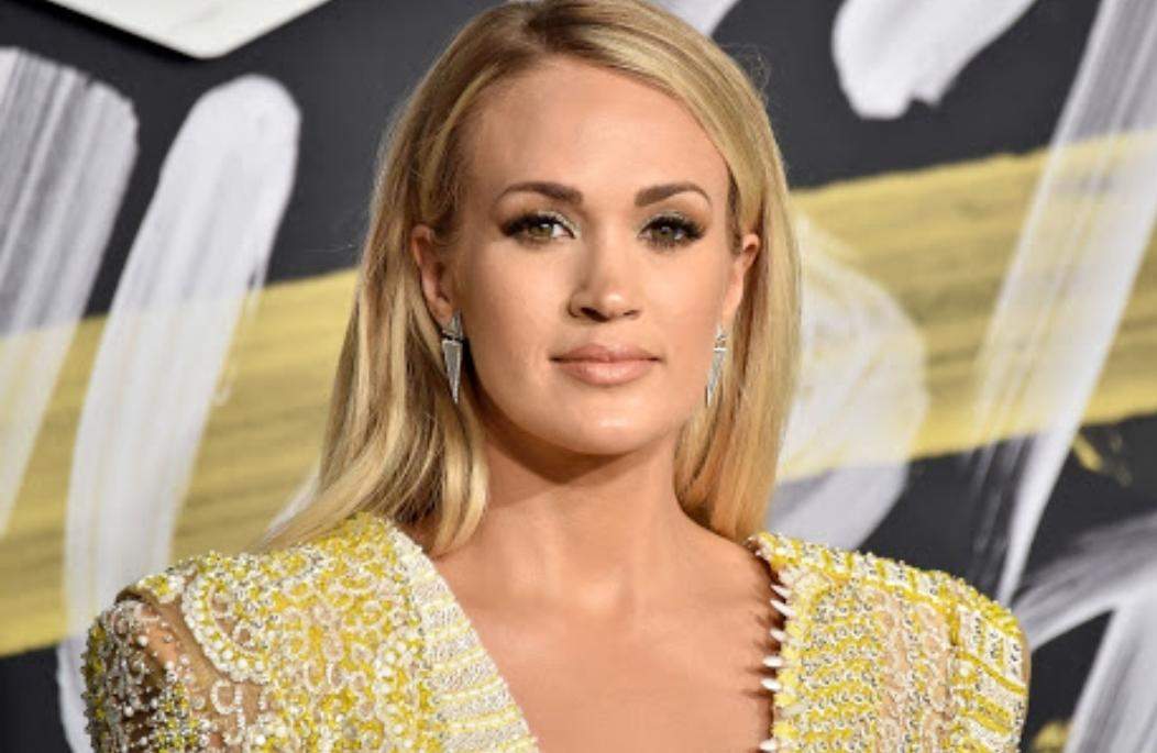 Carrie Underwood hospitalized