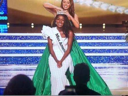 Nia Franklin Crowned Miss America 2019.