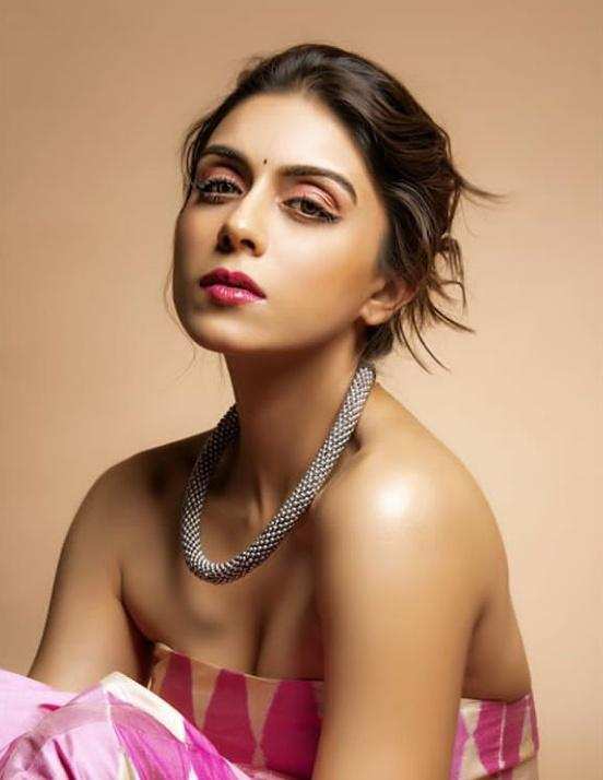 Zoa Morani looks like a dream in these pictures from her latest photoshoot