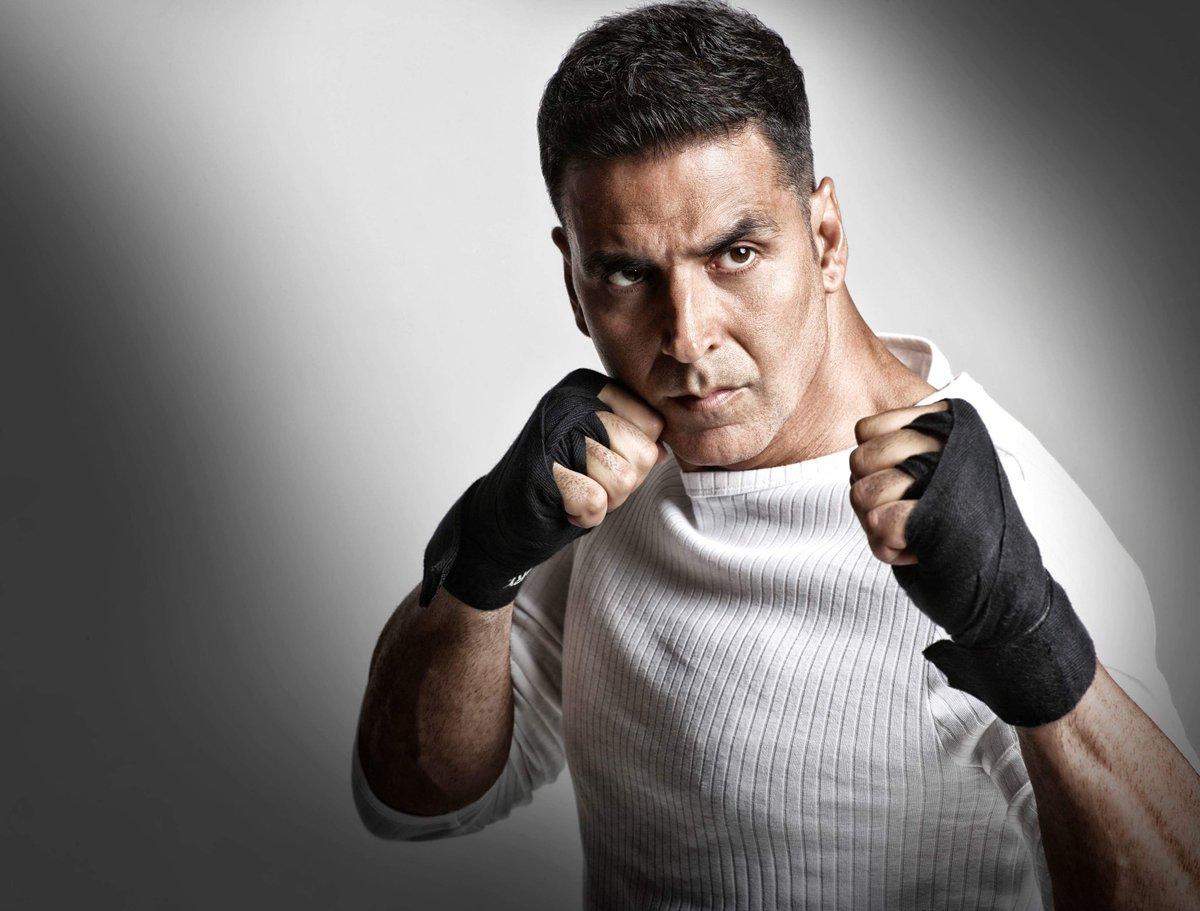 ‘Let’s show the world we are together’: Akshay Kumar Hails Janta curfew 