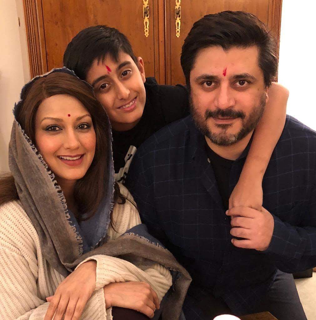 Sonali Bendre Celebrates Diwali in New York in an unconventional way!