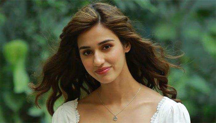 Disha Patani’s bodyguard gets into a fight with paparazzi, caught on video