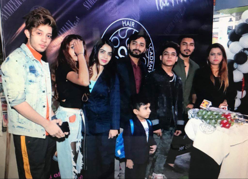 Ashish Shelar And TikTok Squad Unveils Sameer Salmani’s Salon In Bandra
