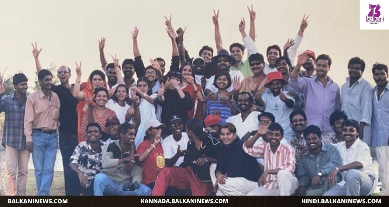 "Anubhav Sinha shares the 'Shoot Wrap Up' picture of 'Tum Bin' from 2001".