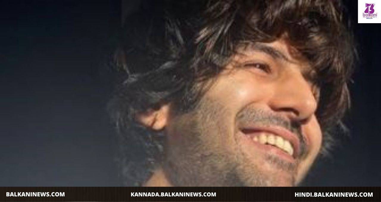 "Kartik Aaryan Spreading Smiles With His Recent Post".